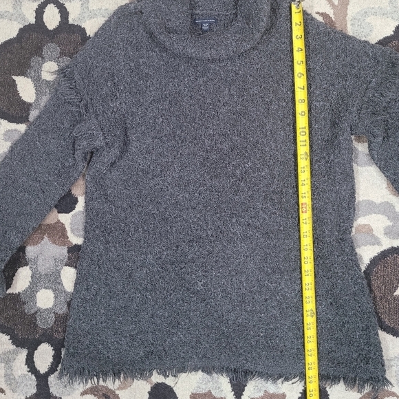 American Eagle Outfitters Gray Fluffy Turtleneck Long Sleeve Distressed Sz XL - Picture 9 of 10